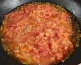 Foto del paso 6 de la receta: Tagliatelle alla puttanesca (salsa de tomates frescos, olivas, alcaparras y anchoas)