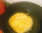 Hình bước làm 2 của món Aloo puri (bánh khoai tây chiên phồng Ấn Độ)