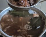 A picture of step 5 of 47. Kidney Beans Vegetable Soup.