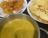 A picture of step 6 of Haleem with roti and jalebi.