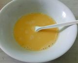 Foto langkah ke 1 dari resep Telur Dadar Kelapa.