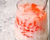 Foto langkah ke 5 dari resep Es Jelly Kelapa Merah Putih Creamy.
