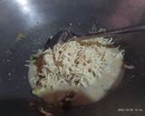 Foto langkah ke 5 dari resep Ayam suwir isian lemper.