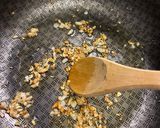 Foto del paso 1 de la receta: Risotto de pollo y champignons 🍗 🍄