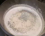 A picture of step 3 of Panna cotta al rosmarino e caramello.