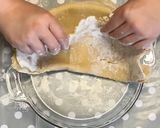 A picture of step 6 of Apple Pie.