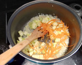 Foto del paso 5 de la receta: Calabacín, brócoli y zanahoria con bacalao y salmón