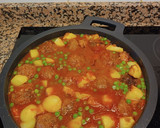 Foto del paso 5 de la receta: Albóndigas XL en salsa jardinera