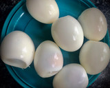 Foto del paso 1 de la receta: Huevos rellenos clásicos & huevos endiablados (deviled eggs)