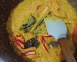 Foto langkah ke 5 dari resep Ikan Acar Bumbu Kuning.