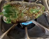 Foto del paso 1 de la receta: Chile relleno de camarones con falso guacamole