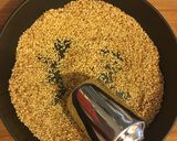 Hình bước làm 2 của món Broccoli Goma-ae (Bông cải xanh trộn sốt mè rang của Nhật)