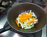 Foto del paso 5 de la receta: Wok de Tallarines de Arroz Ligth