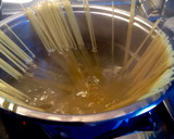 Foto del paso 1 de la receta: Auténticos spaguetti carbonara con toque moderno de pimienta roja