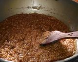 A picture of step 3 of Moong dal halwa.