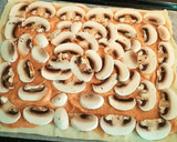 Foto del paso 11 de la receta: Pizza Bratwurst con champiñones