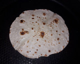 Foto del paso 2 de la receta: Masa para fajitas o tacos con discos para empanadas
