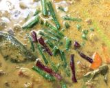 Foto langkah ke 9 dari resep Fillet Dori Masak Santan Kuning.