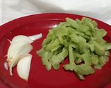 Foto langkah ke 1 dari resep Tumis pare.