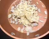 Foto del paso 3 de la receta: Dorada con almendras, couscous y puré de coliflor 😋