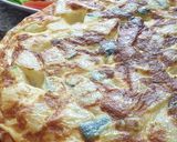 Foto del paso 4 de la receta: Tortilla de papas, calabacín y salmón