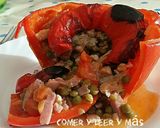 Foto del paso 4 de la receta Pimientos rojos rellenos de pollo, bacon y verduras (asados)