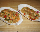 Foto del paso 4 de la receta: Lo mein noodles con salteado de camarones y vegetales