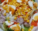 Gambar langkah 2 resipi Fried Chicken Garden Salad.