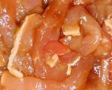 รูปขั้นตอนการทำที่ 1 ของ หมูเส้นผัดโหระพา