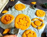 A picture of step 3 of Dalgona Candy / Honeycomb Candy.