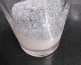 A picture of step 3 of Ice apple shake.