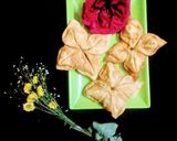A picture of step 5 of Chicken flower samosa.