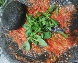 Foto langkah ke 5 dari resep Sambal tempe penyet kemangi.