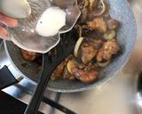Foto langkah ke 5 dari resep Ayam Goreng mentega.