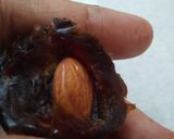 A picture of step 1 of Dates-Badam Chocolate.