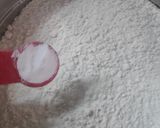 A picture of step 1 of Basic sponge cake.
