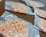 Foto del paso 3 de la receta: (KETO) Hamburguesas de pollo y morrón, y jamón y queso