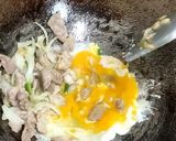 รูปขั้นตอนการทำที่ 2 ของ ข้าวผัดหมู