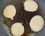 Foto del paso 2 de la receta: Miniaperitivo con bonito del norte (I): Blini con bonito y cebolla caramelizada