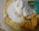 Foto langkah ke 2 dari resep Donat Cookies.