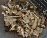 Foto langkah ke 6 dari resep Lumpia Jamur.