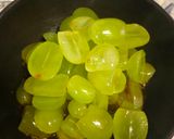 A picture of step 1 of Grapes Pickle/ Instant Grapes Pickle.