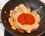 秋茄蒜香鮪魚紅醬天使麵的食譜步驟3照片