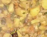 A picture of step 8 of Irish potatoes and veggies porridge 😋.