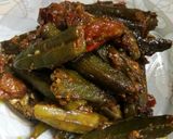 A picture of step 4 of Bharwa bhindi.