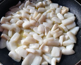 Foto del paso 1 de la receta: Calamares en salsa americana🦑🥖🌶️