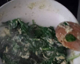 Foto del paso 2 de la receta: Revuelto de espinacas con queso