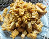 Foto langkah ke 2 dari resep Tumis Daun Kencur Tempe.