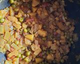 मटार बटाटा भाजी (Matar Batata Bhaji Recipe In Marathi) रेसिपी स्टेप 4 फोटो 