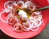 લચ્છા ઓનિઓન (lachcha onion recipe in gujarati) રેસીપી સ્ટેપ2ફોટો